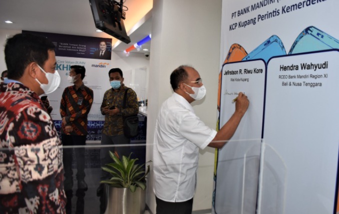 Resmikan Kantor Cabang Bank Mandiri Yang Baru, Wali Kota Ajak Perbankan Dukung Pemberdayaan Pelaku UKM Resmikan Kantor Cabang Bank Mandiri Yang Baru, Wali Kota Ajak Perbankan Dukung Pemberdayaan Pelaku UKM