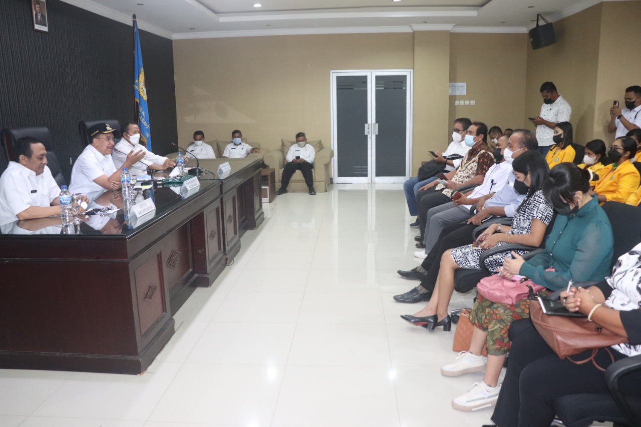 500 Mahasiswa Undana Turun KKN, Wali Kota Minta Bantu Pelayanan dan Pendataan di Kelurahan