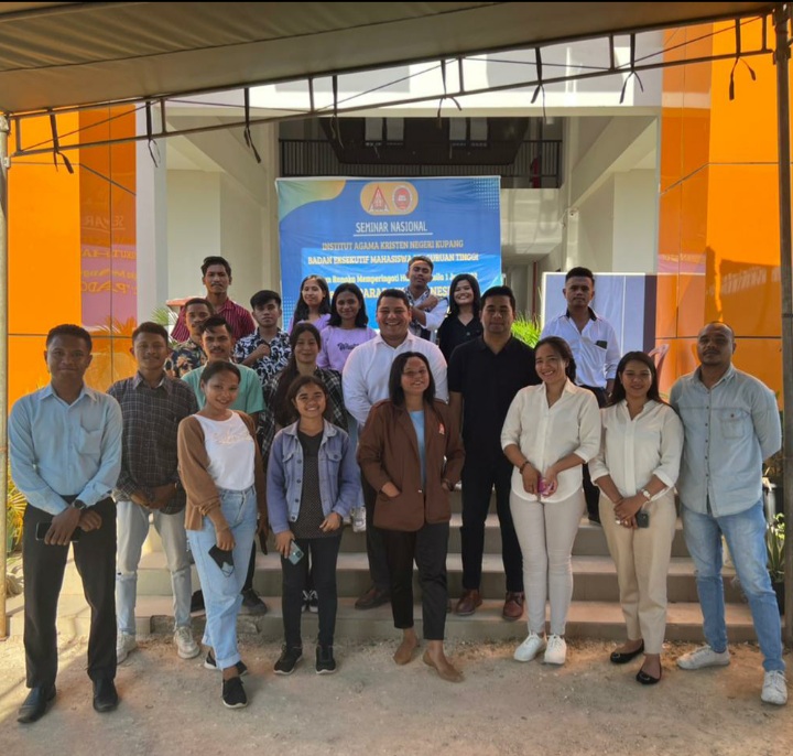 Seminar Paradoks Indonesia, Rektor IAKN Kupang Mengajak Mahasiswa Untuk Berwirausaha