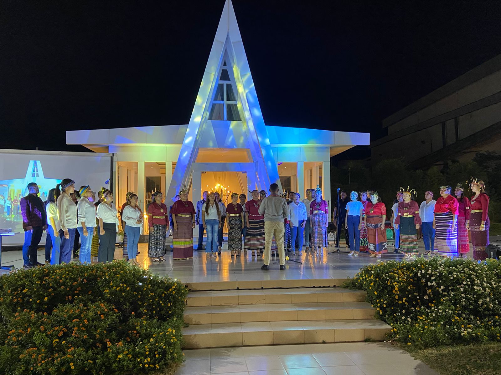 Malam Kolaborasi “Satu Dalam Kasih” Pesparani NTT dan Pesparani Nasional 2022 di Kupang