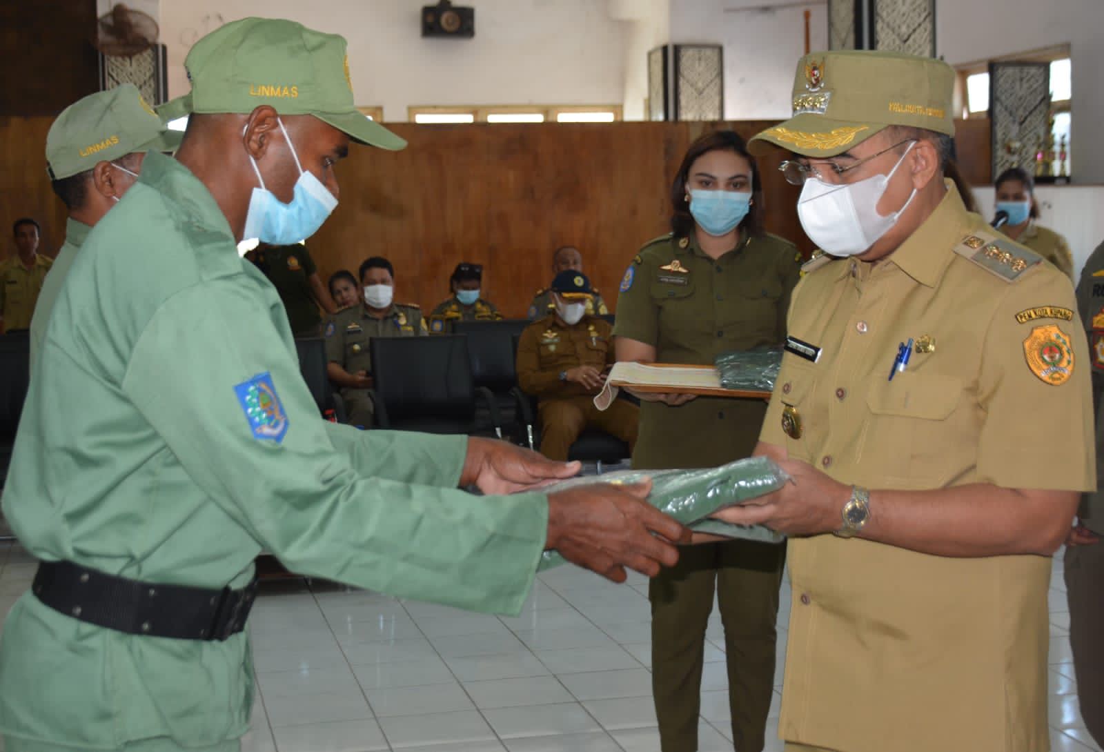 Pesan Walikota Kupang Kepada Satlinmas Agar Kawal Pembangunan Pemerintah di Kelurahan
