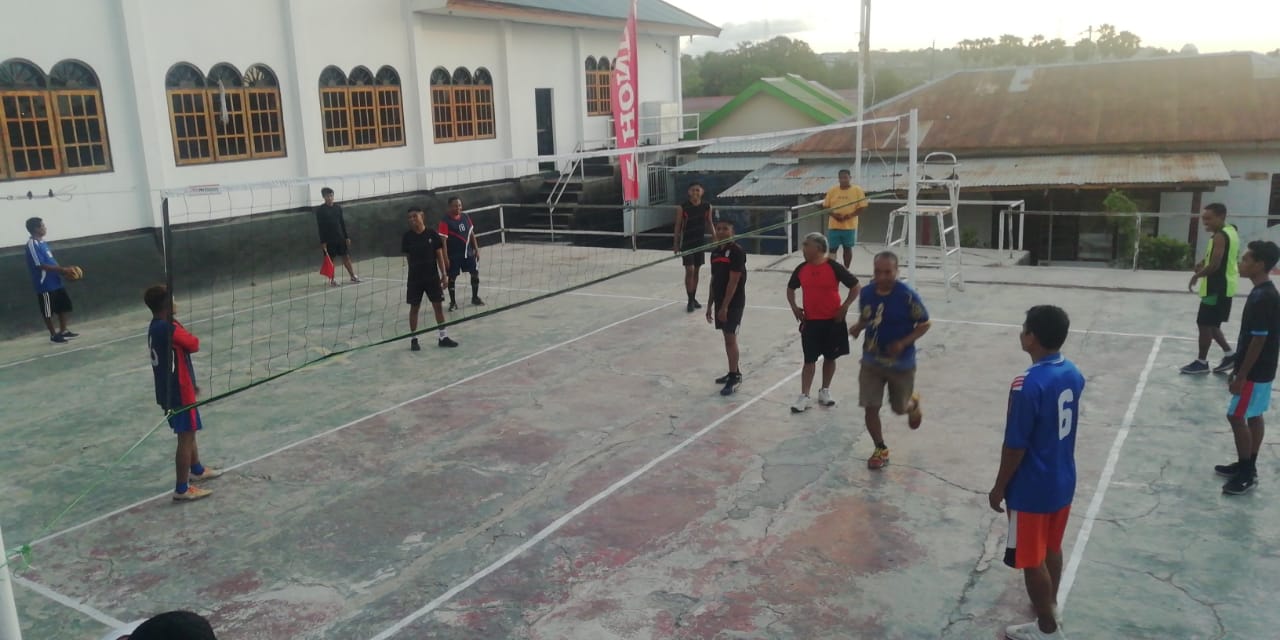 Sambut HUT RI ke-77 Masyarakat NBS Gelar Pertandingan Voli Antar RT