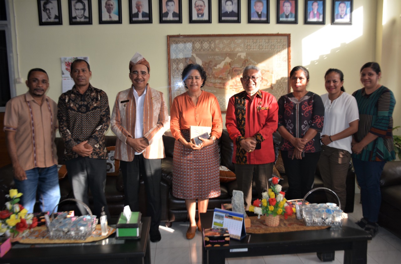 WALI KOTA DAN WAKIL WALI KOTA TEMUI KETUA SINODE GMIT UNTUK PAMIT