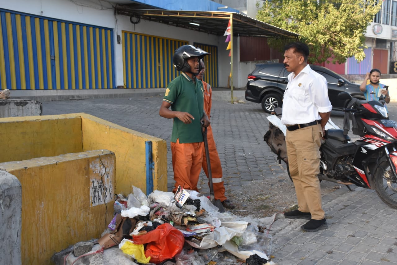 Penjabat Wali Kota Minta DLHK Tempatkan Petugas di Pasar Tradisional