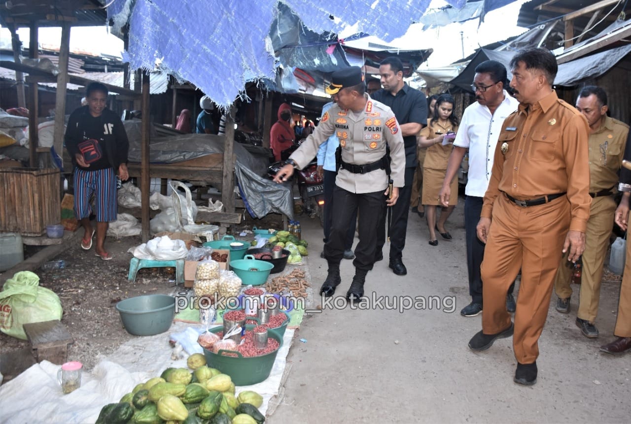 Pantau Pasar Oeba Bersama Forkopimda, Penjabat Wali Kota Beri Deadline Penataan Pasar Pada PD Pasar dan Lurah Fatubesi