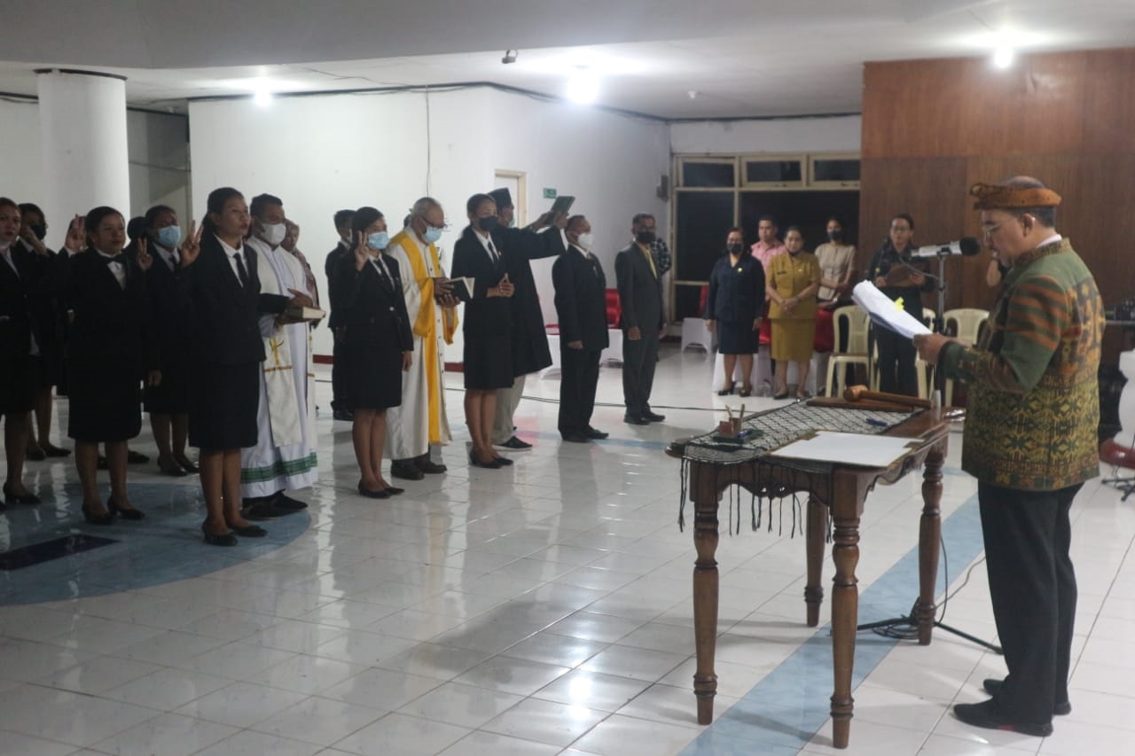 Wali Kota Kupang Menutup Masa Tugasnya Dengan Melantik 89 Pejabat Eselon III