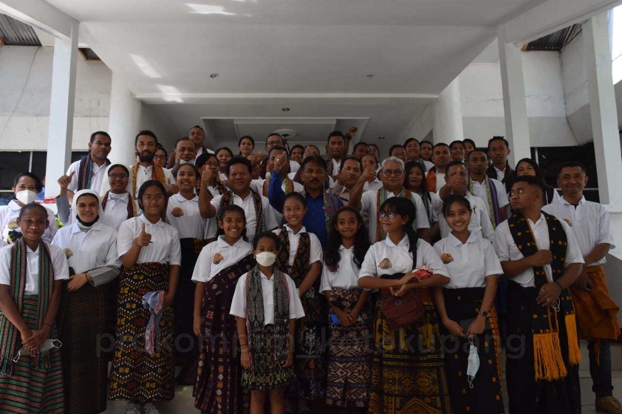 Penjabat Wali Kota Lepas Kontingen Pesparani Perwakilan Kota Kupang