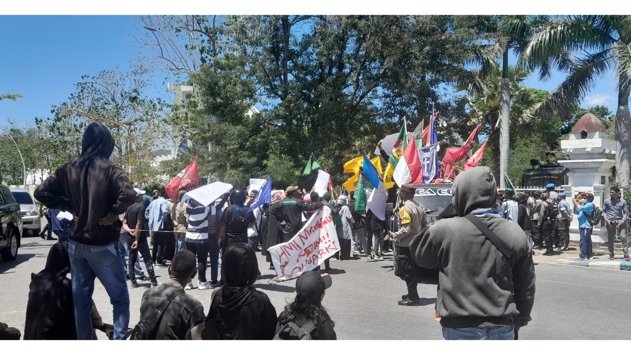 Demo Tolak Kenaikan BBM, Cipayung Kota Kupang Kecewa Tidak Dapat Bertemu 64 Angota DPRD Provinsi NTT