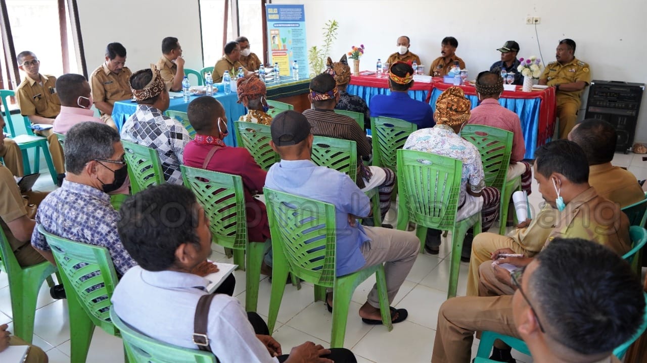 Dewan Minta Berikan Sanksi Tegas Bagi Warga Luar Yang Buang Sampah di Kelurahan Fatukoa