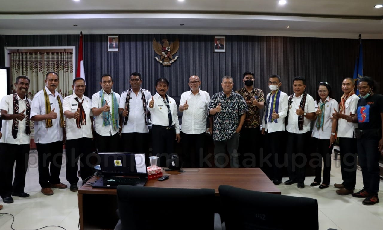 PENJABAT WALI KOTA BUKA FGD PEMBENTUKAN DI KOTA KUPANG