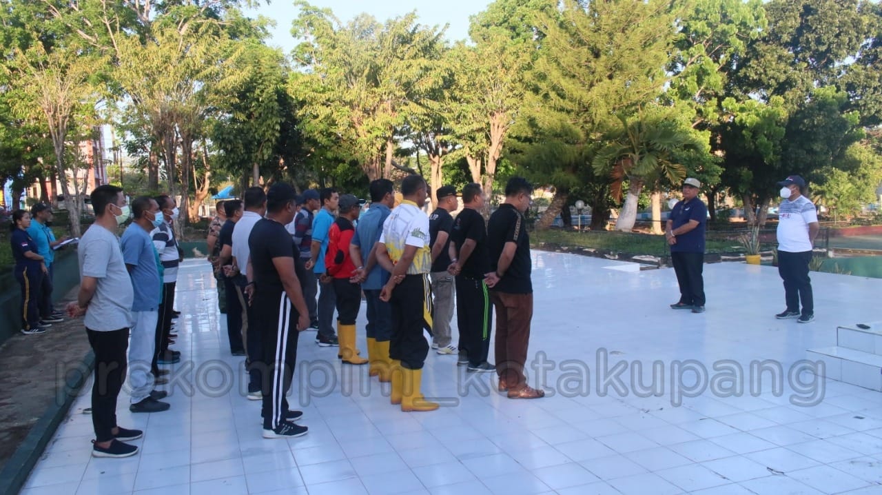 SEKDA MINTA ASN KOTA KUPANG JADIKAN JUMAT BERSIH SEBAGAI RUTINITAS