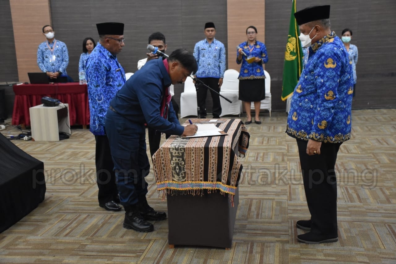 Pj. Wali Kota Hadiri Pengukuhan Dewan Pengurus KORPRI Kota Kupang Masa Bhakti 2022-2027