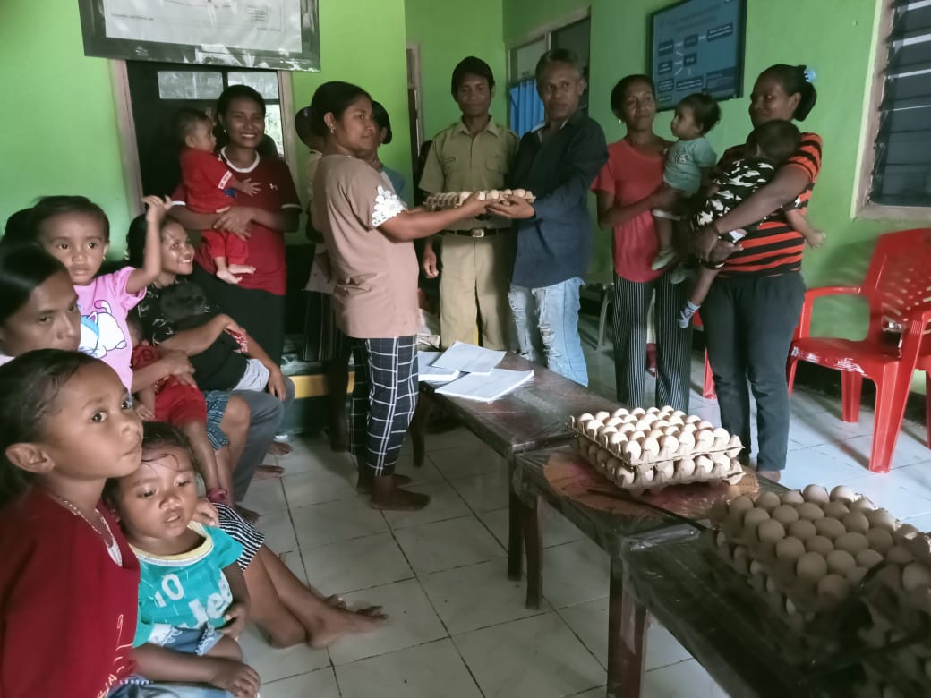 Boni Lerek, Salurkan Bantuan Atasi Peningkatan Stunting di TTS