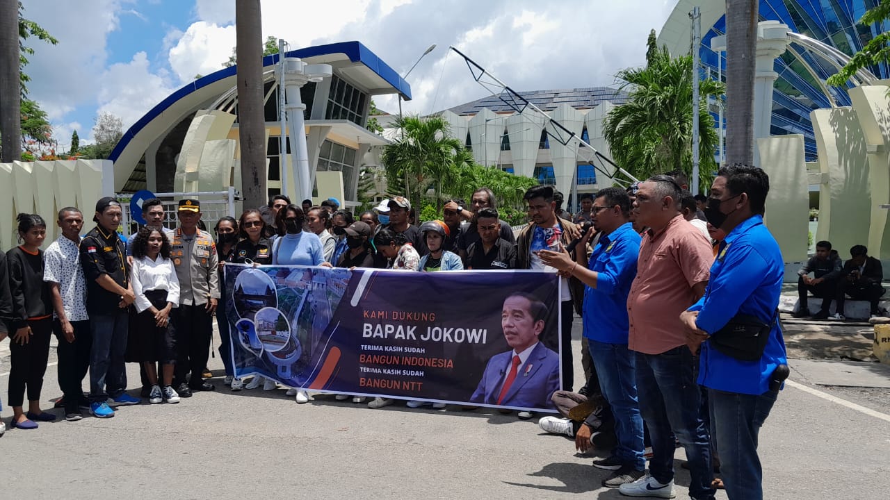 Dukung G20, Pemuda NTT Gelar Aksi dan Bagi Pamflet Serta Titipkan Agenda Pulau Pasir Milik NKRI