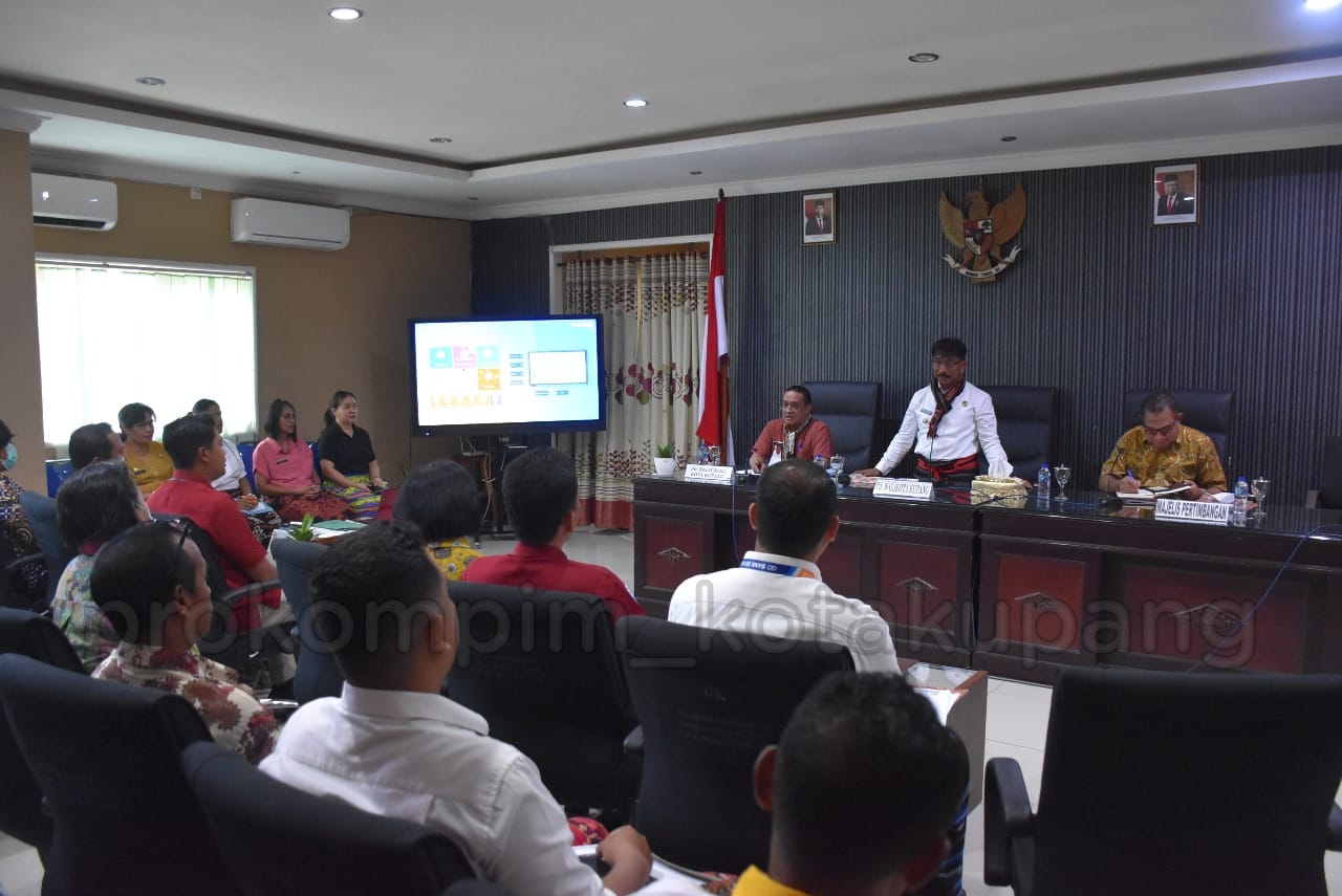PENJABAT WALI KOTA KUPANG BUKA SEMINAR AKHIR KAJIAN BISNIS IKAN LELE