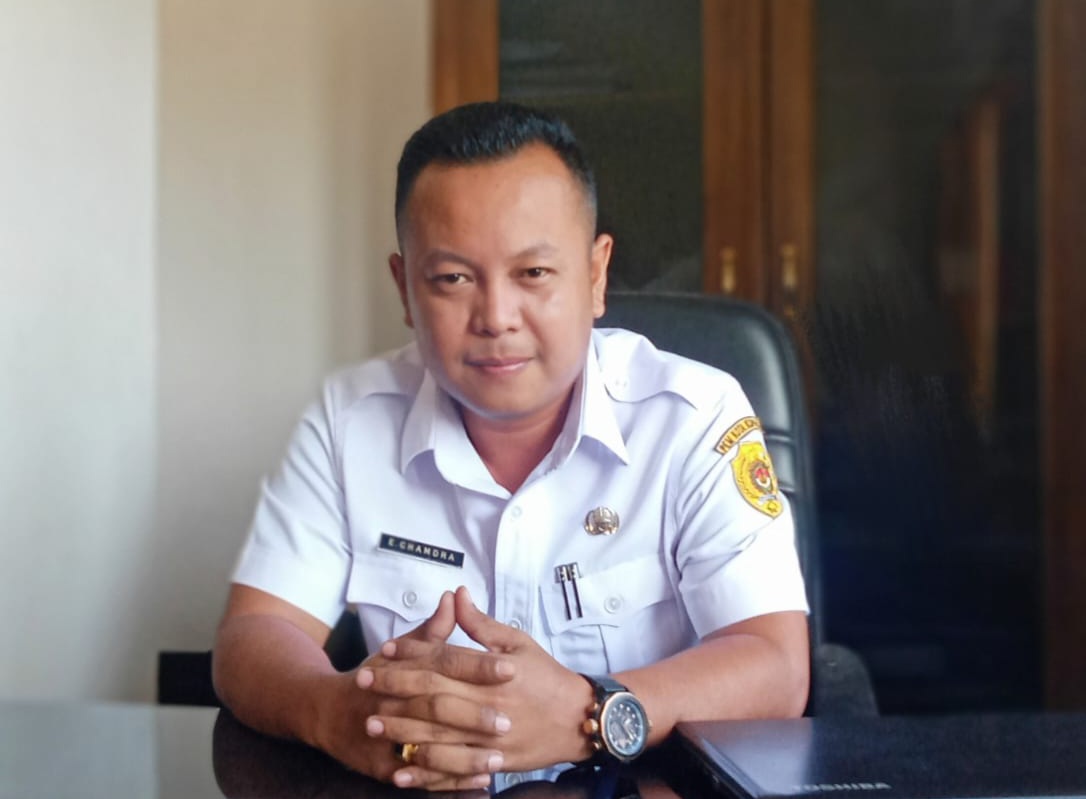 Untuk Mendapatkan Pelayanan, Masyarakat Kelurahan Oesapa Barat Diwajibkan Membawa Surat Pengantar dari Ketua RT