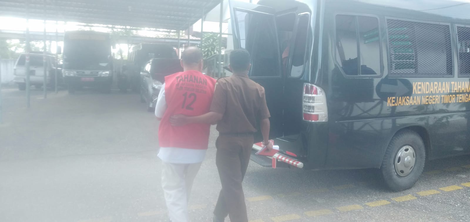 Tiga Kali Gagal PenyerahanTahap II, Mantan Kadis Ketahanan Pangan TTS Akhirnya Di Tahan Jaksa