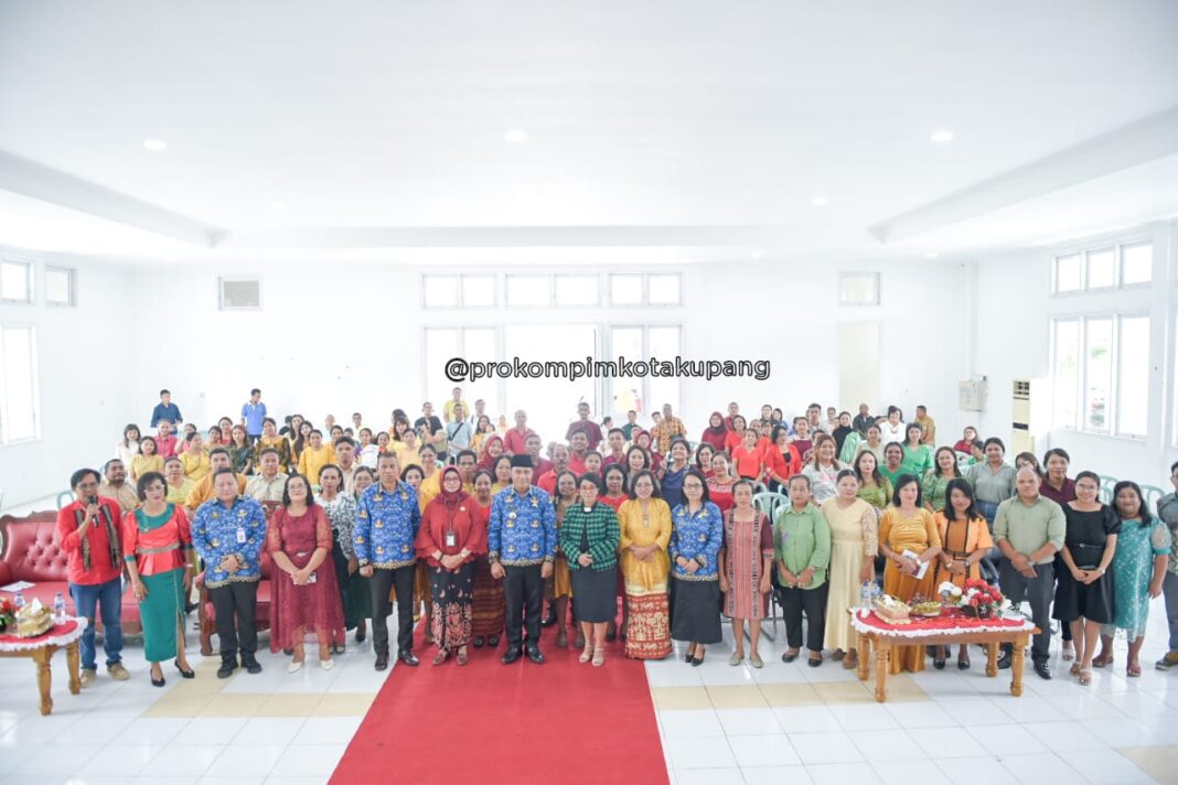 Penjabat Wali Kota Apresiasi Para Guru Saat Hadiri Perayaan Natal Perdana SLB se-Kota Kupang