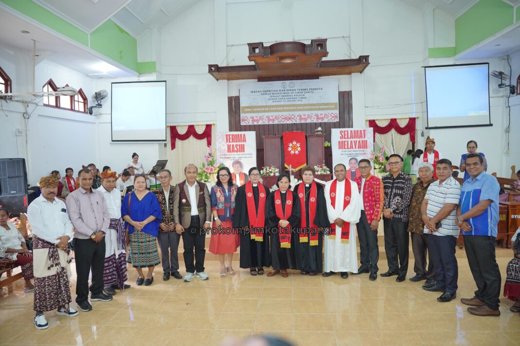 Penjabat Wali Kota Kupang Hadiri Kebaktian Emeritasi dan Perhadapan di Jemaat GMIT Imanuel Kolhua