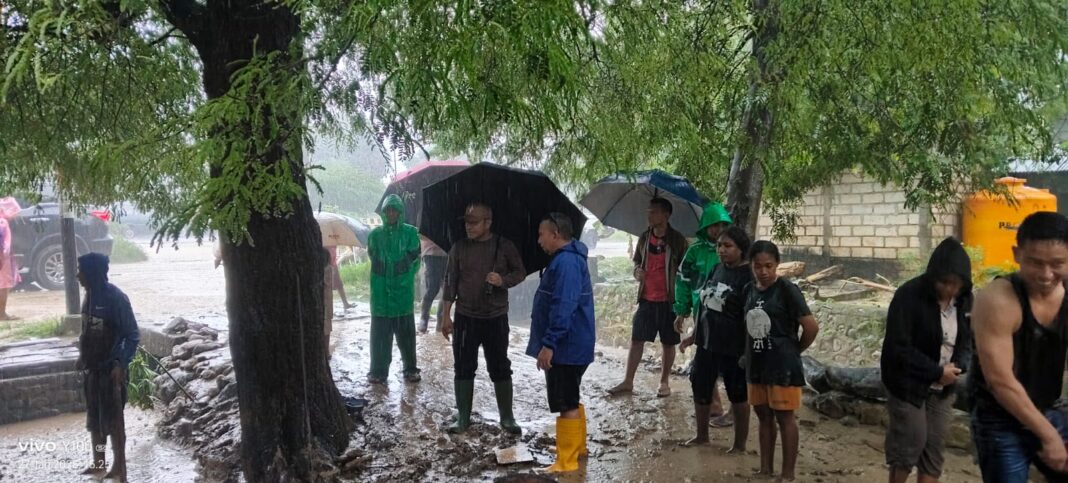 Penjabat Wali Kota Kupang Tinjau Warga Terdampak Banjir, BPBD Diminta Siaga