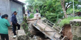Penjabat Wali Kota Kupang Tinjau Jembatan Roboh di Kelurahan Naikoten I