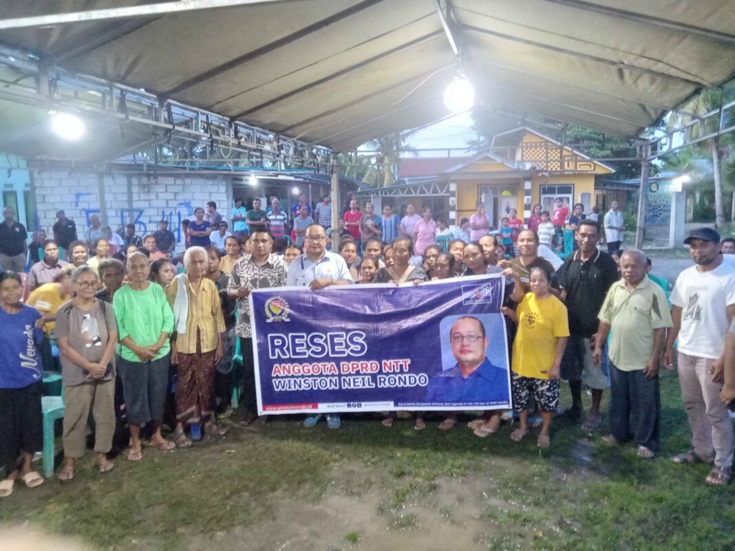 Masyarakat Desa Tuapukan Minta Winston Rondo Bantu Mengurus Asuransi Pekerja Bukan Penerima Upah Dari Pemprov NTT