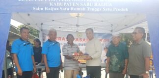 Gelar Pasar Murah Bersubsidi di Bulan Ramadhan : Krisman Riwu Kore Harap Bisa Berdampak Bagi Perekonomian Masyarakat Sabu Raijua