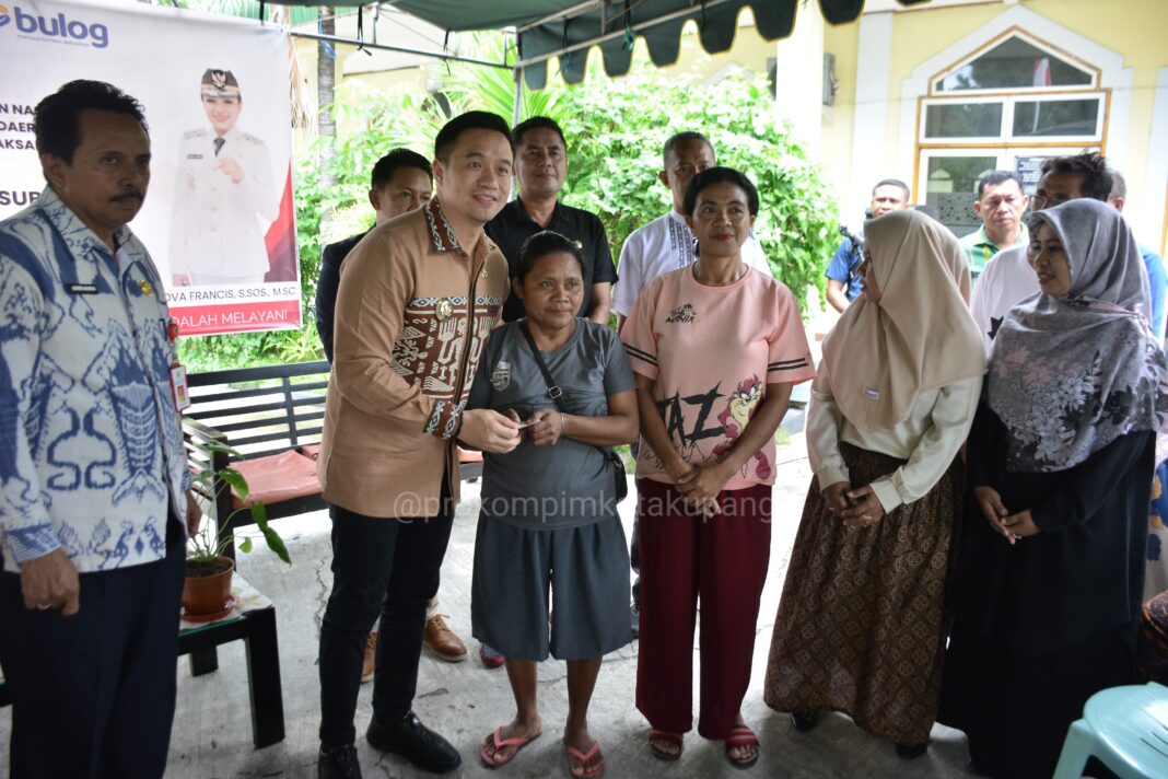 Jelang Hari Raya Idul Fitri dan Nyepi Tahun Baru Saka, Wali Kota Kupang Christian Widodo Buka Pasar Murah Bersubsidi