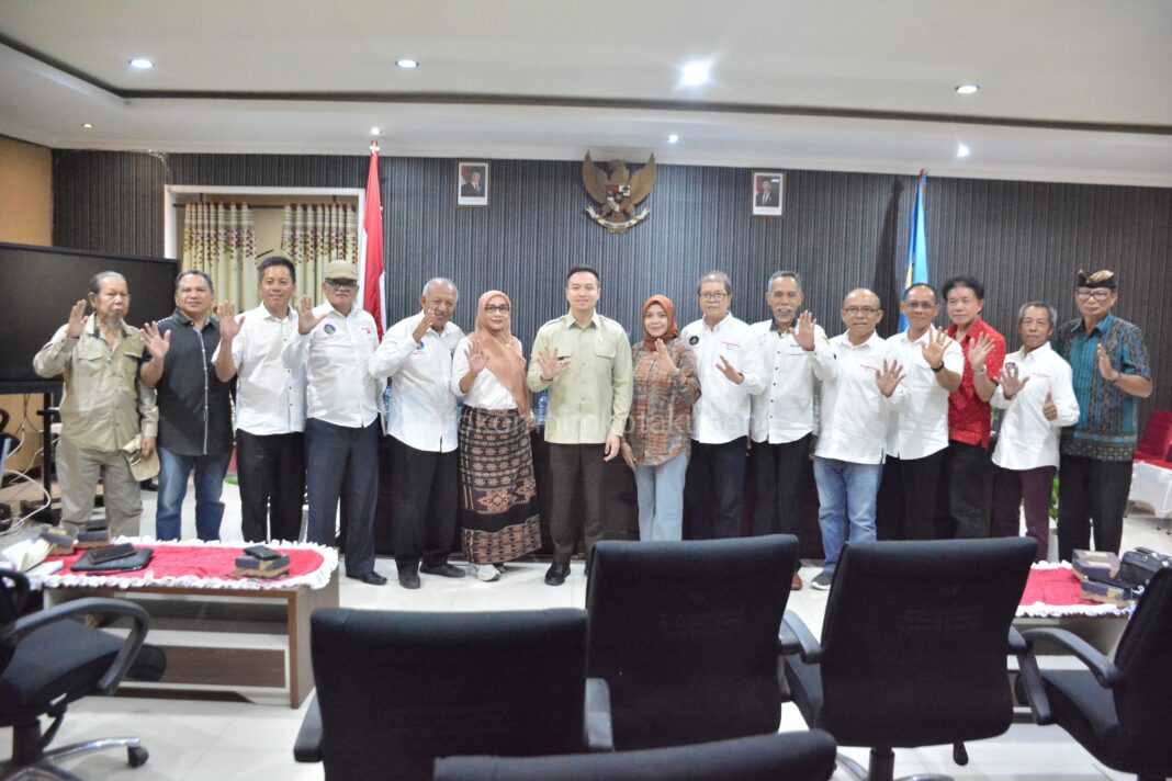 Wali Kota Kupang Christian Widodo Siap Bersinergi Dengan FPK NTT Untuk Tangani Masalah Sampah