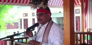 Ribuan Masyarakat Antar Bupati Alor Dan Wakil Bupati Masuk Rumah Jabatan, Iskandar Lakamau Sampaikan Ini Adalah Rumah Rakyat, Rumah Kita Semua