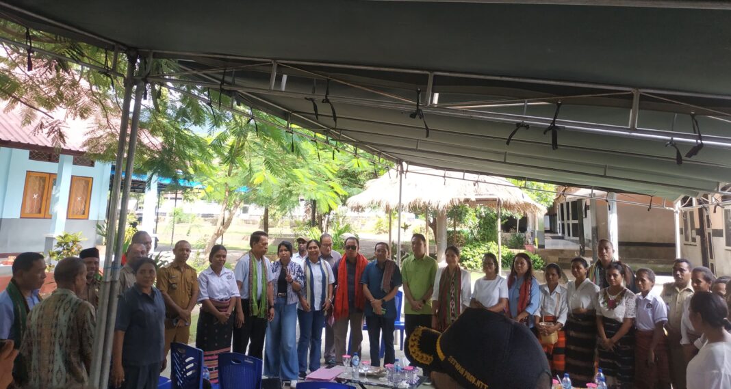 12 Anggota Komisi V DPRD NTT Kunjungi SMA Kristen 3 Kalabahi Janjikan Bantuan Sejumlah Komputer Untuk Pendidikan