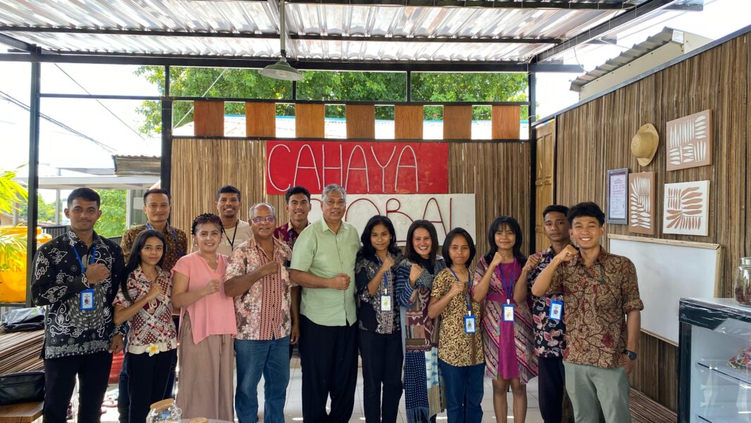 Wakil Bupati Thobias Uly Berikan Pembekalan dan Motivasi Kepada CPMI yang Siap Diberangkatkan Ke Luar Negeri