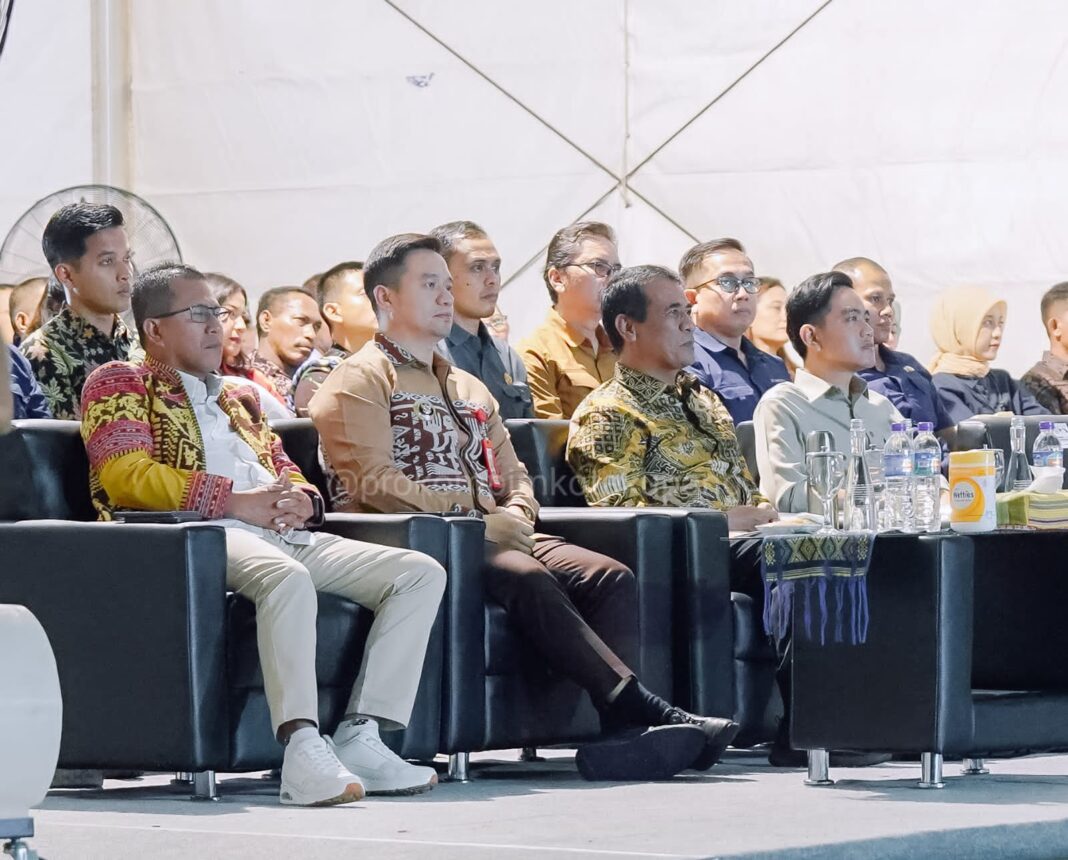 Wali Kota Christian Widodo dan Wakil Wali Kota Serena Francis Dampingi Wapres di Festival Budaya NTT 2025