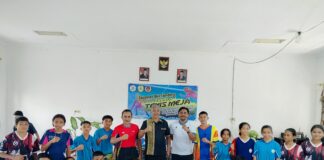 Wakil Bupati Sabu Raijua Thobias Uly Apresiasi Turnamen Tenis Beregu Yang Digelar Atas Kerja Sama Disdikpora dan PTMSI Untuk Meriahkan Hardiknas