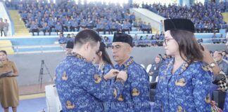 Serahkan SK Bagi 1747 PPPK Tahap I, Wali Kota Christian Widodo Berpesan Untuk Jangan Habiskan Uang Untuk Hal Konsumtif