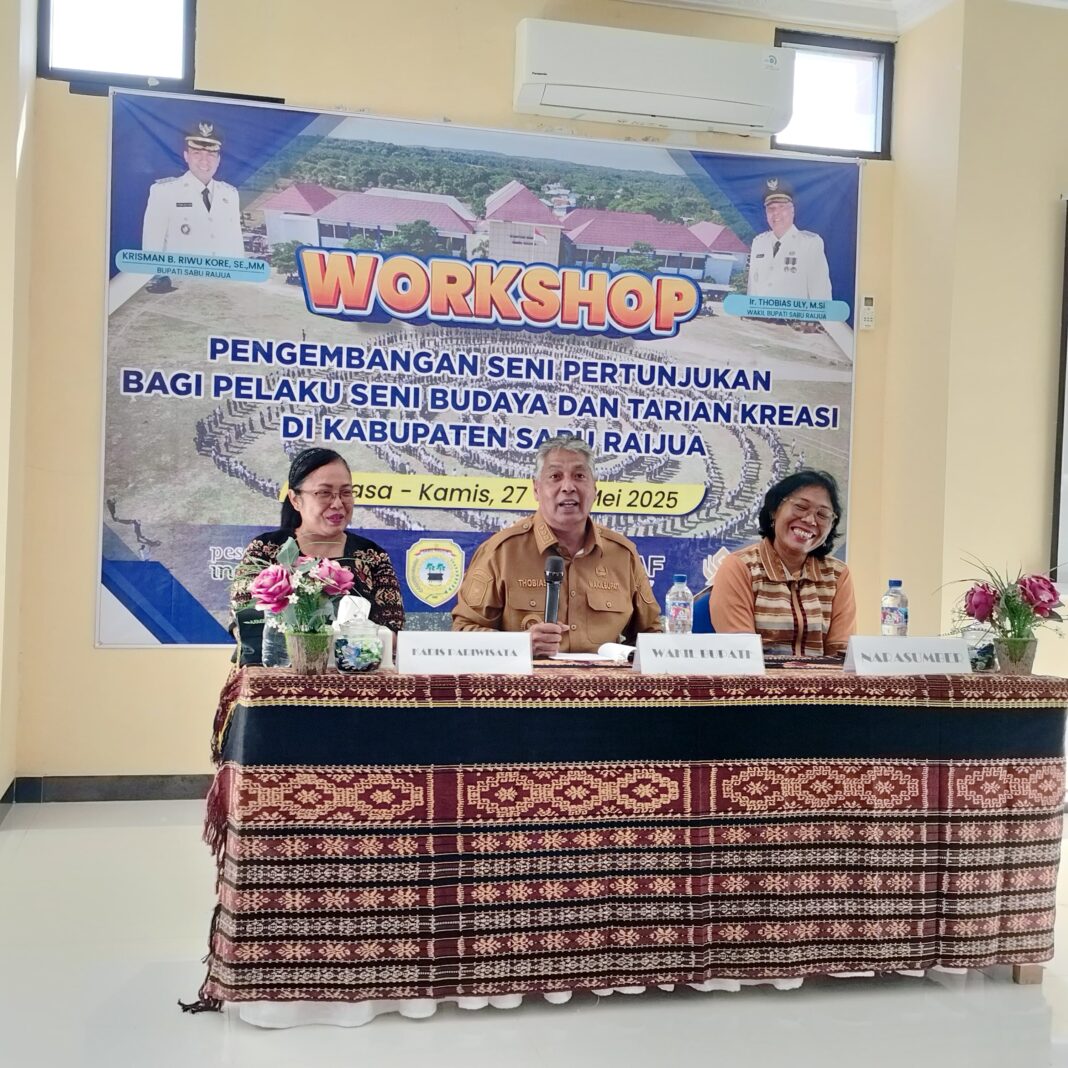 Wakil Bupati Thobias Uly Buka Workshop Pengembangan Seni Pertunjukan di Sabu Raijua