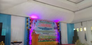 Pendidikan Berkualitas Jadi Kunci Membangun SDM Unggul, Bupati Iskandar Lakamau Beri Beasiswa Kepada 216 Siswa Dalam 100 Hari Kerja