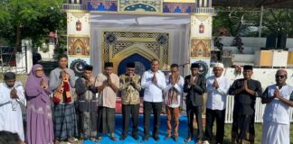 Bupati Alor Dan Wagub NTT Sambut Idul Adha Dengan Sholat Ied Di Stadion Mini Kalabahi, Silahturahmi Bersama Umat