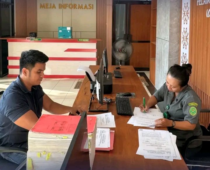 Kerugian Negara 264 Juta, Tiga Terdakwa Korupsi Dana Desa Waimi Dituntut, Kejari Alor Limpahkan Berkas Ke PN Kupang