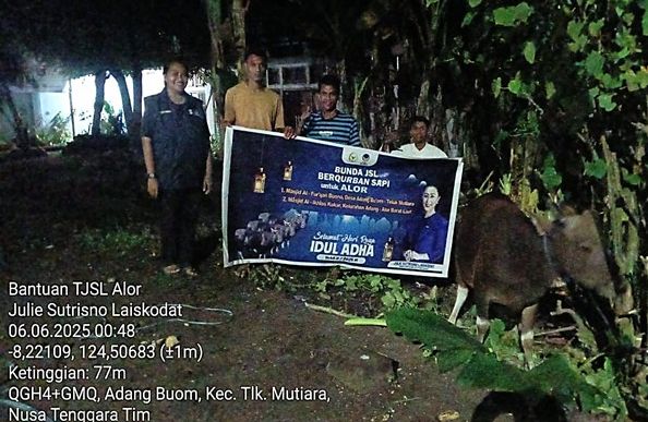 Anggota DPR RI Julie Laiskodat Salurkan Hewan Kurban Di Masjid Al-furqan Alor, Umat Berterimakasih Dan Doakan Keselamatan