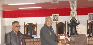 Hadiri Rapat Paripurna DPRD, Wakil Bupati Sabu Raijua Thobias Uly, Apresiasi Rekomendasi Untuk Kinerja Pemda Kedepan