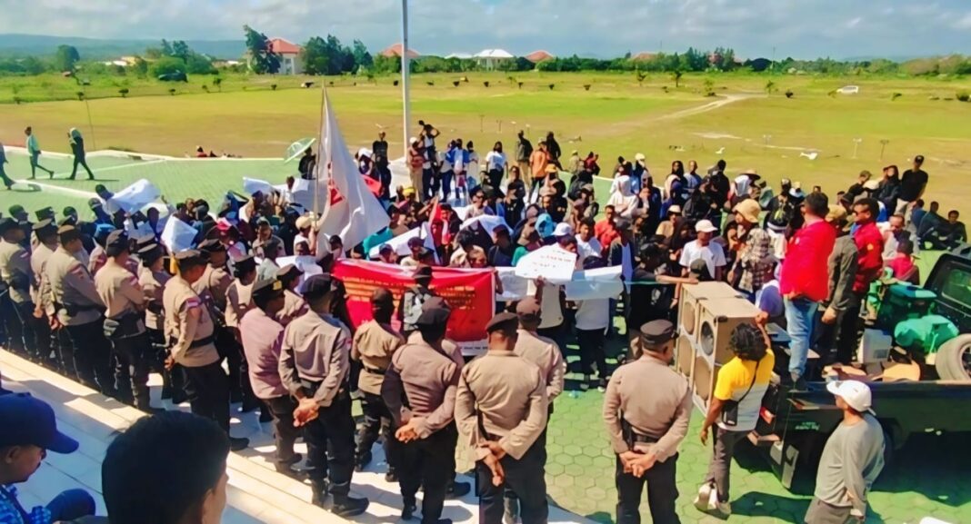 Bukan Komoditas Politik, Warga Ex Tim-Tim Tolak Relokasi Oleh Pemkab Kupang Ke Lokasi Yang Sedang Bermasalah
