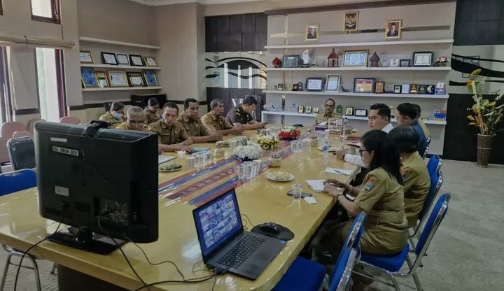 Bupati Alor Mengikuti Rapat Koordinasi Pengendalian Inflasi Daerah Secara Virtual Bersama Menteri Dalam Negeri RI