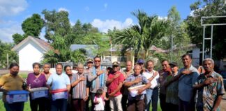 Bakti Sosial Bhayangkara 79: Wakapolda NTT Dan Jajaran Bagikan Bansos Kepada Masyarakat Rentan Di Alor
