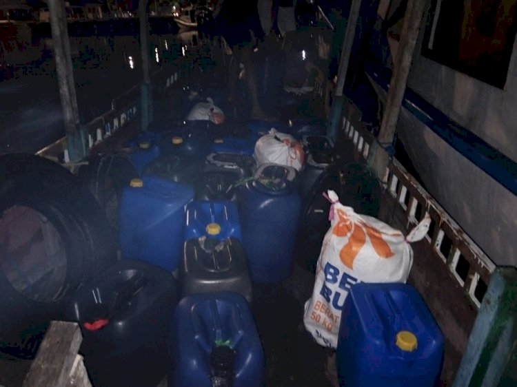 Polres Alor Berhasil Amankan Penyeludupan 35 Jerigen Sopi Asal Kiser Di Perairan Pulau Ternate