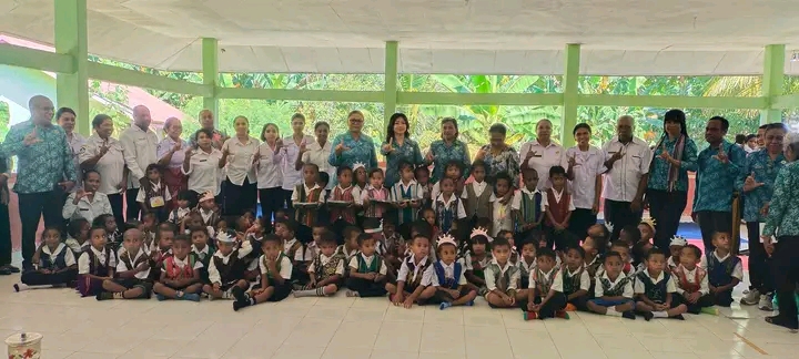 Pemprov NTT Dukung Pendidikan Anak Usia Dini: Ibu Fera Sirait Kunjungi Pembina TK Kalabahi