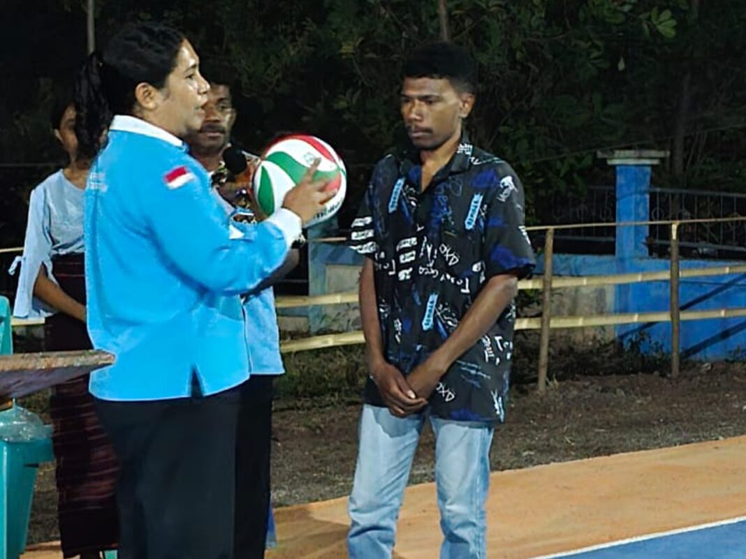 Hadiri Pembukaan Turnamen Voli Permata Cup, Bendum Pengprov PBVSI NTT Astria Gaidaka Berpesan Untuk Jaga Persatuan dan Semangat Persaudaraan
