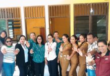 Wakil Ketua TP-PKK Sabu Raijua Felmy Uly-Manafe Lakukan Penyuluhan dan Vaksinasi di Posyandu Waware Desa Menia