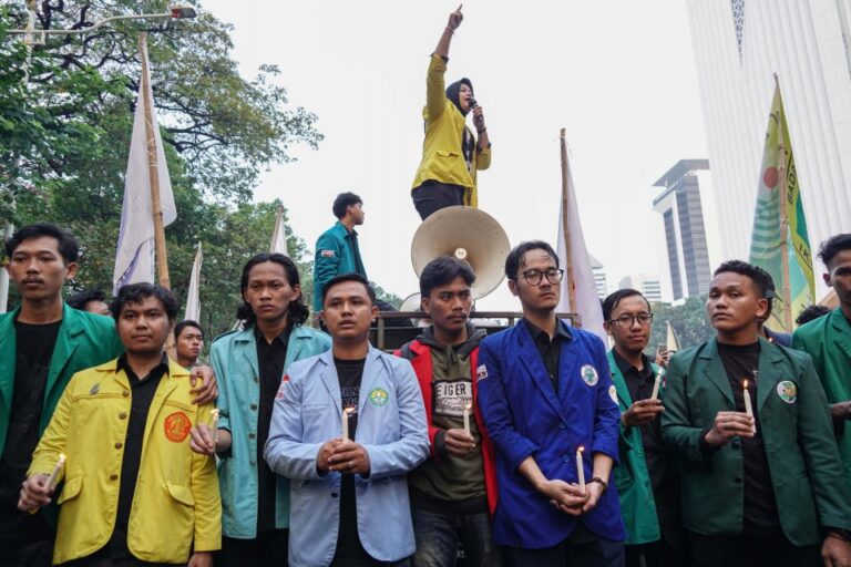 Aksi Unjuk Rasa Indonesia Cemas oleh BEM SI Foto KatadataFauza S 2025 07 28 22 36 03 46c1a86a877fa67ae13e0af5d597c49c 960x640 thumb