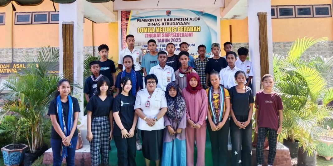 Dinas Kebudayaan Alor Gelar Lomba Melukis Gerabah Tingkat SMP, Upaya Meningkatkan Kearifan Lokal Dan Kreativitas Anak